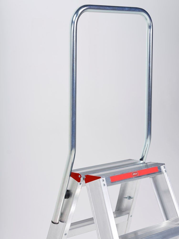 https://www.ez-catalog.nl/Asset/02d23714bc60456097cd3dfc908ca7f8/ImageFullSize/Trap-Sierra-SDO-USP-1-Steunbeugel.jpg