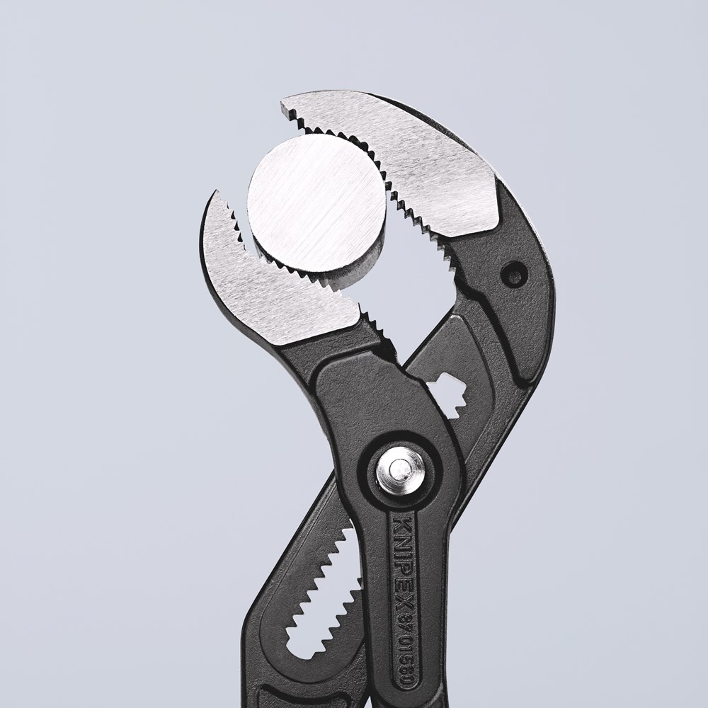 8701560-00-F-A-02.jpg