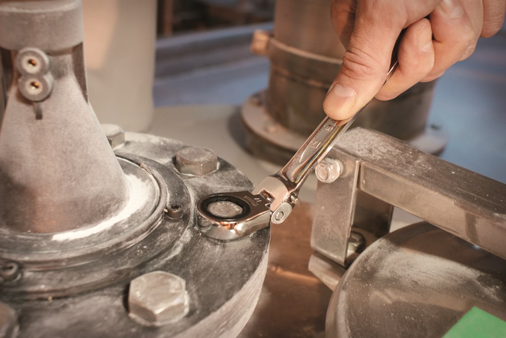 41RM_wrench_appl.jpg