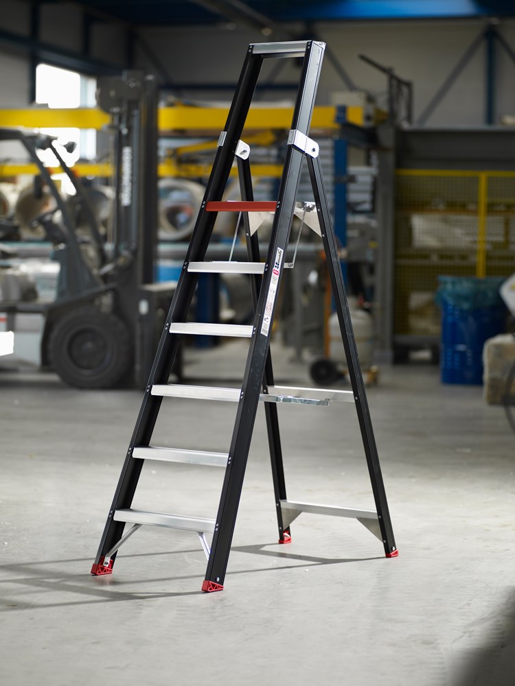 plateautrap aluminium zwart altrex-7 plateautrap aluminium zwart altrex-7