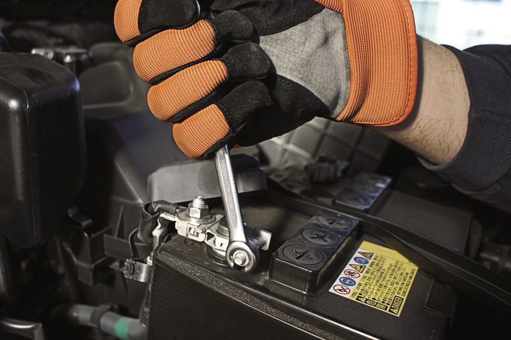 1949M_wrench_appl7.jpg