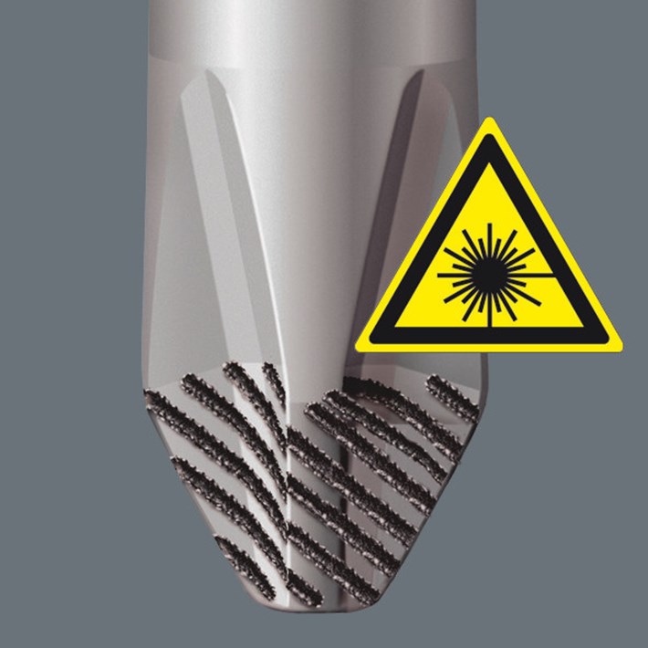 Door een gebundelde laserstraal word er een scherpe oppervlaktestructuur ingebrand. De laserbehandeling veroorzaakt een hardheid van de kanten tot 1000HV 0,3. Wera Lasertip bijt zich in de schroefkop vast en voorkomt het wegglijden uit de Sleuf-, Phillips- en Pozidrivschroefkop.