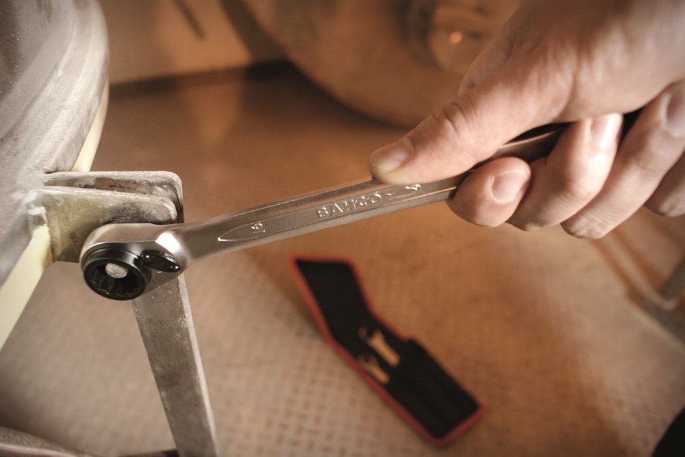 S4RM-3T_wrench_appl4.jpg