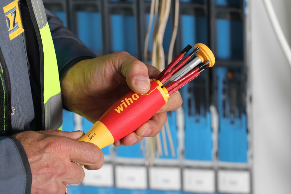 Anw_283109_LiftUp_electric_05.jpg