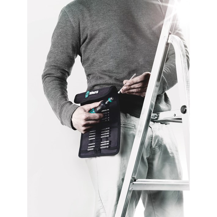 <b>Voor gebruik in de werkplaats en onderweg</b><br/>Vaak moet de gebruiker zijn gereedschap zowel op het bedrijf als voor mobiele klussen gebruiken. Tevens beslist deze pas ter plekke of handmatig of machinaal geschroefd moet worden. Met de gereedschapssets Kraftform Kompakt heeft de gebruiker met één set voor beide methodes het juiste gereedschap bij zich. Bovendien zijn de sets in riemetuis of kunststof dozen netjes en overzichtelijk opgeborgen: dit is zowel voor transport en gebruik praktisch.