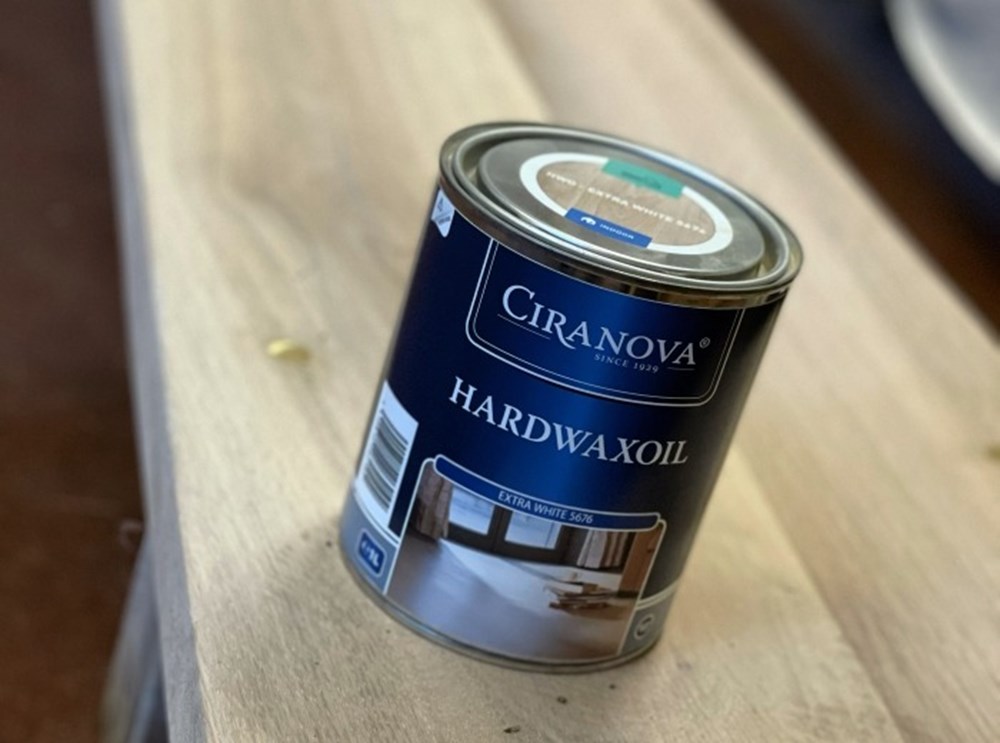 https://www.ez-catalog.nl/Asset/dce9fdb297b0442ea4047980c7a5d199/ImageFullSize/hardwaxoil-ciranova-roki-israel-0.jpg