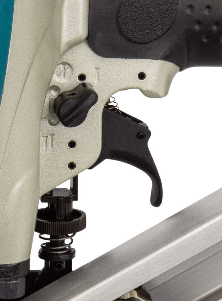 constructietacker makita 8bar-5 constructietacker makita 8bar-5